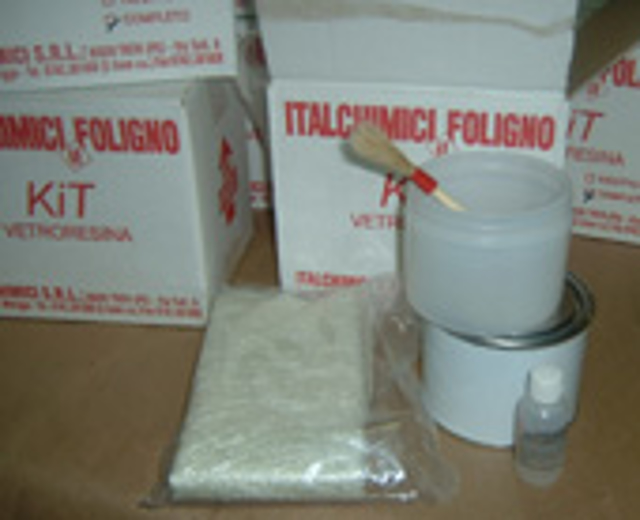 Immagine di Kit riparazione vetroresina